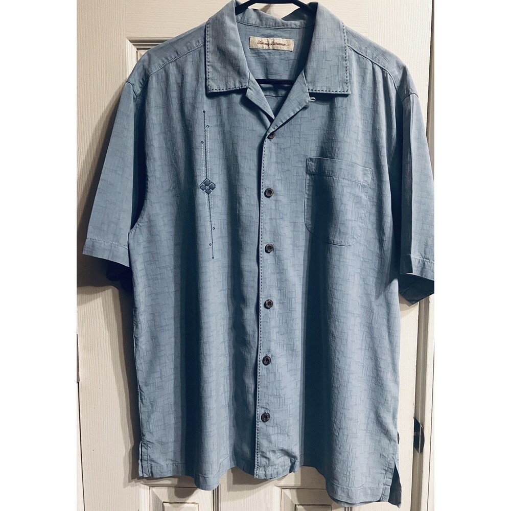 Tommy Bahama Men’s Large 100% Silk Blue Embroidered Short Sleeve Camp Shirt